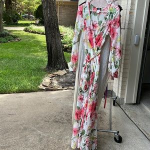 Gorgeous long dress with sleeves size small